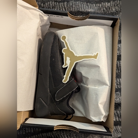 Toddler Luka 1's 8C - Picture 8 of 9